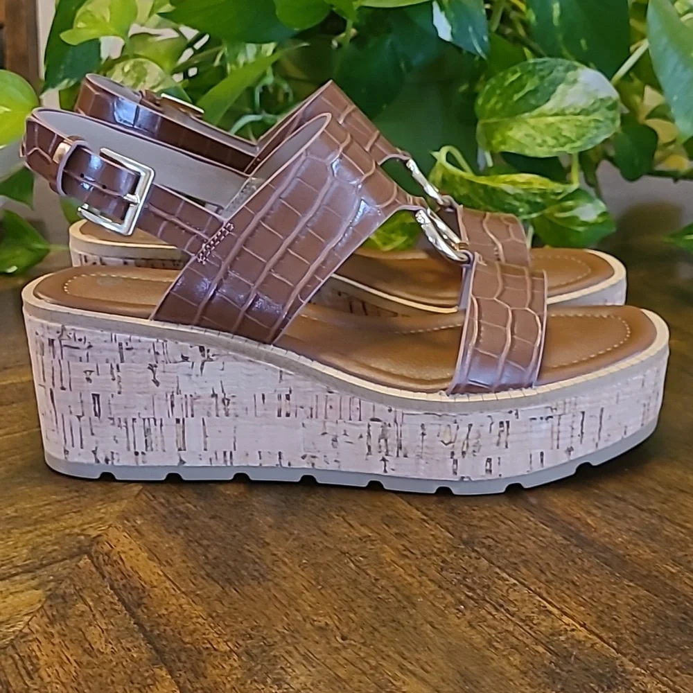 Giani Bernini Harperr snake print cork wedge